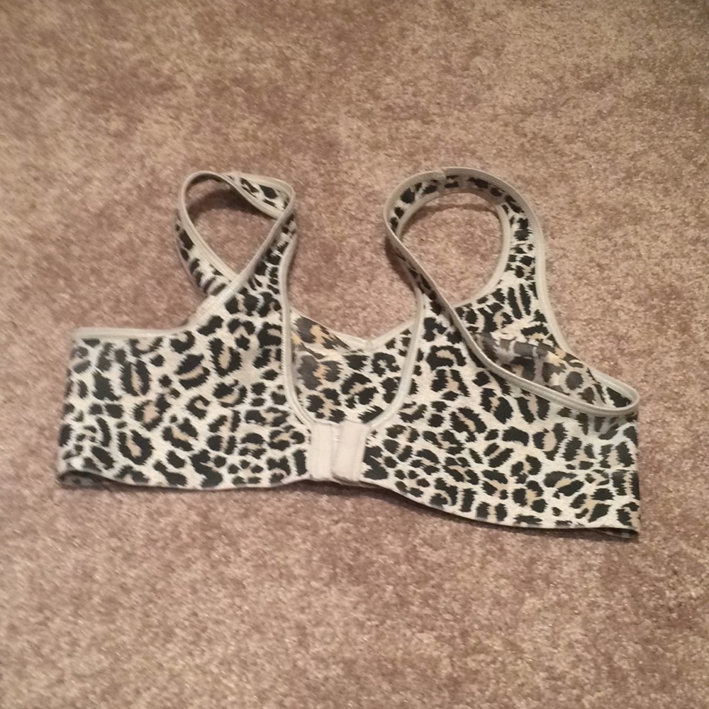 Bras - Picture 3 of 3